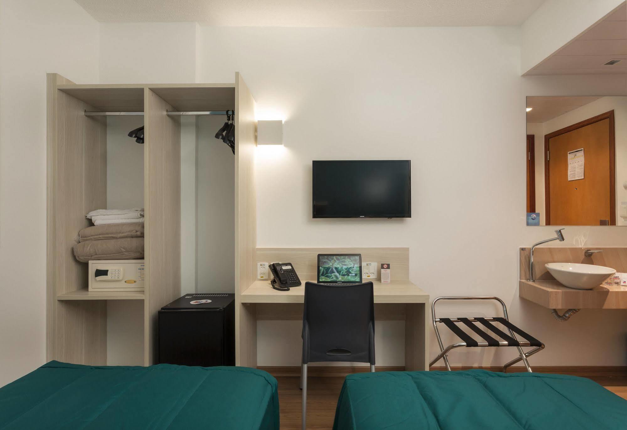 Go Inn Vitória Extérieur photo